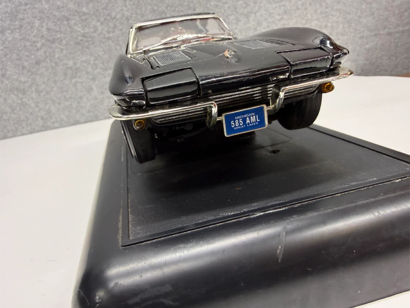 Black 1963 Chevrolet Corvette Sting Ray Model Car - photo 2