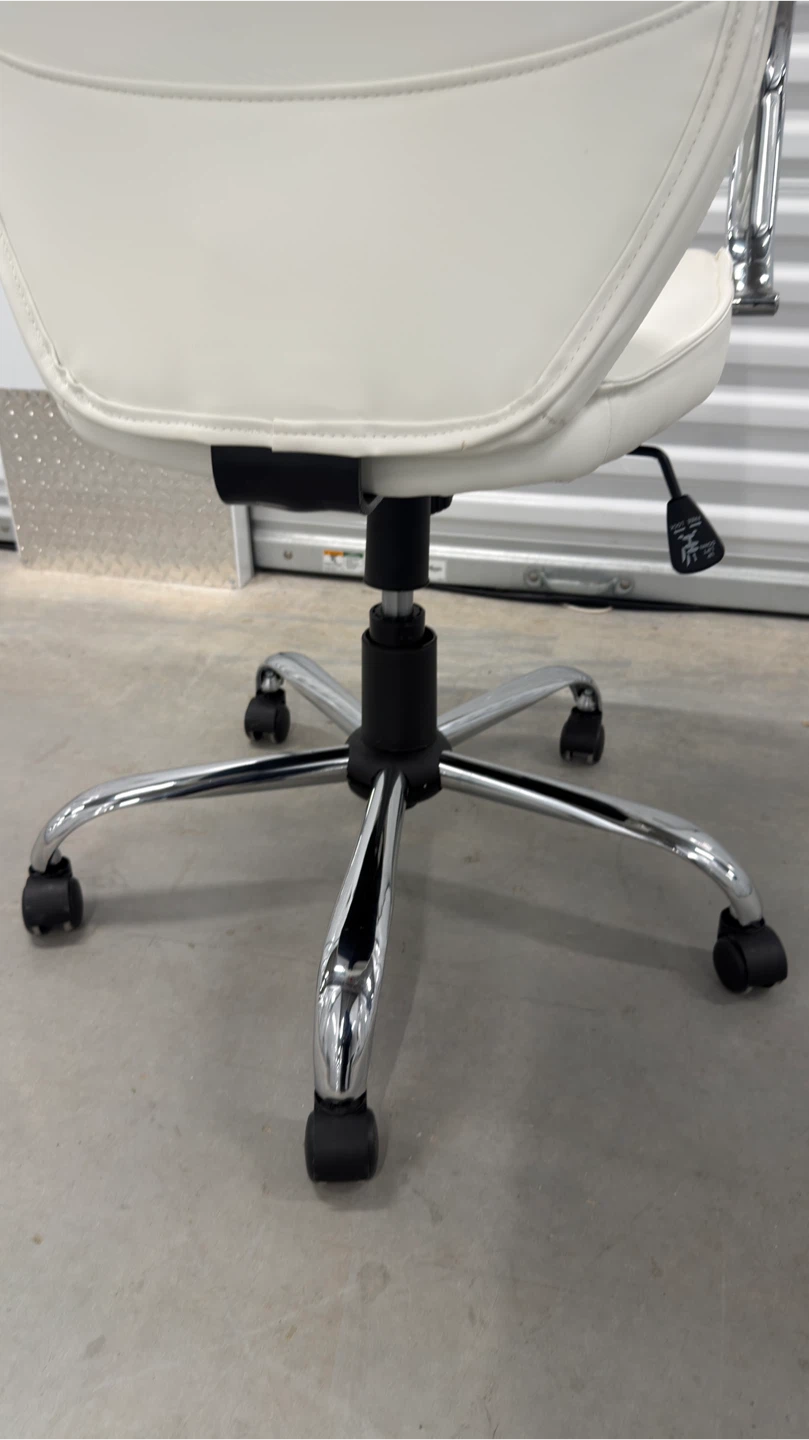 White Leather Office Chair - photo 5