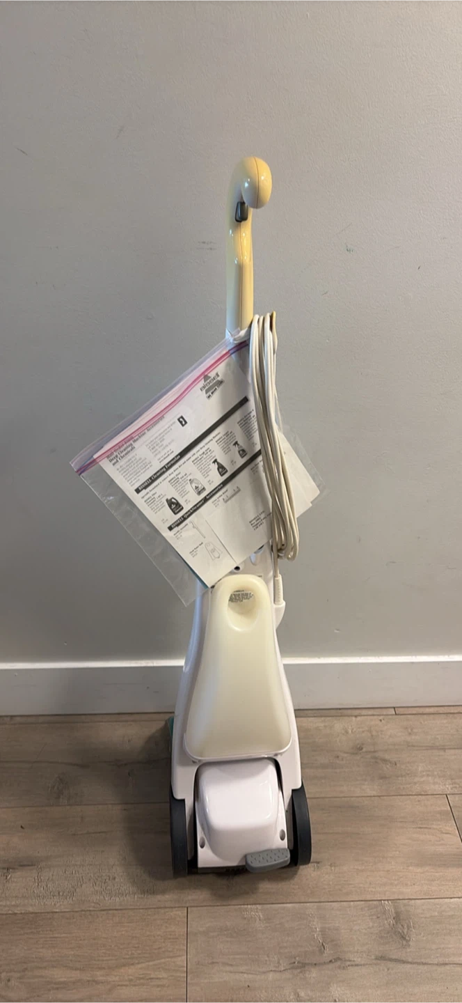 Bissell QuickSteamer Carpet Cleaner - photo 4