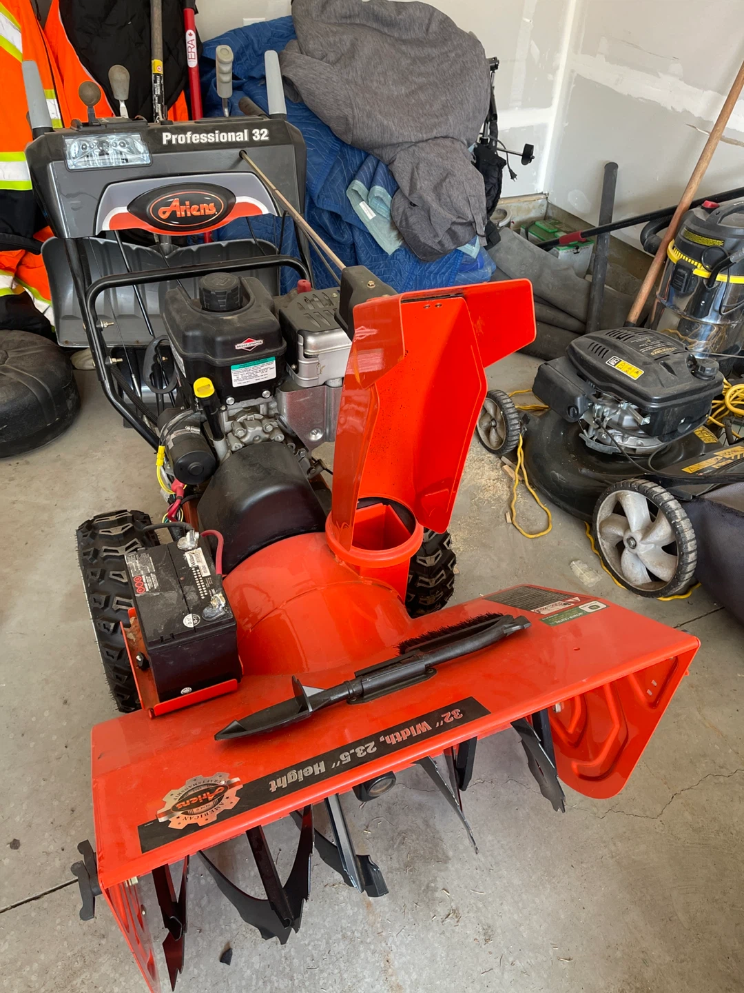 Ariens Professional 32" Snow Blower - photo 3