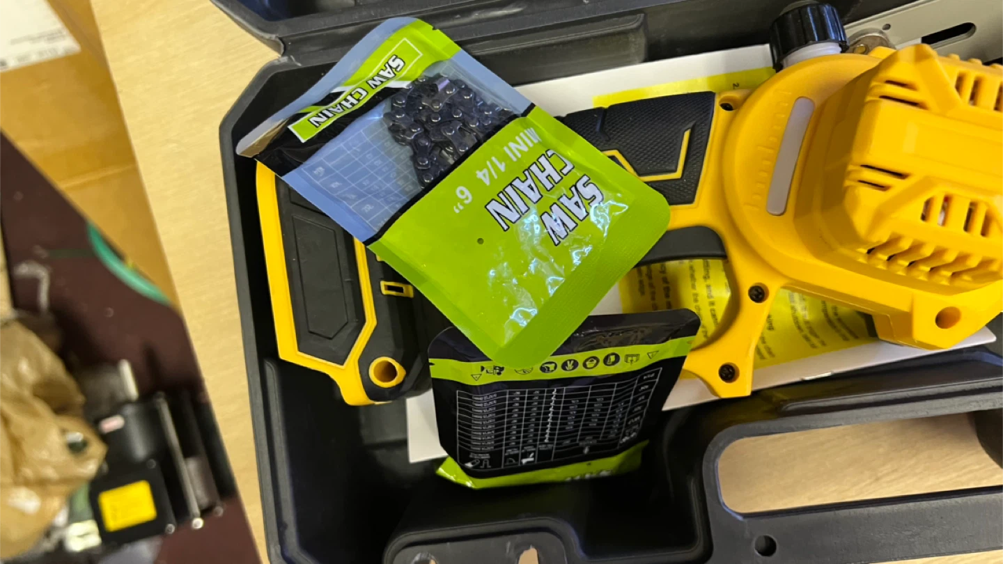 BUYJOY Mini Chainsaw Kit with 2 Batteries & Charger - photo 2