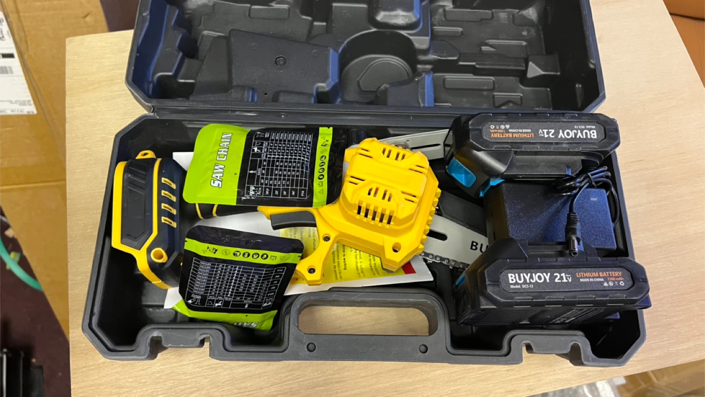BUYJOY Mini Chainsaw Kit with 2 Batteries & Charger - photo 5
