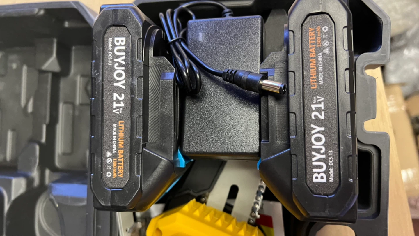 BUYJOY Mini Chainsaw Kit with 2 Batteries & Charger - photo 4