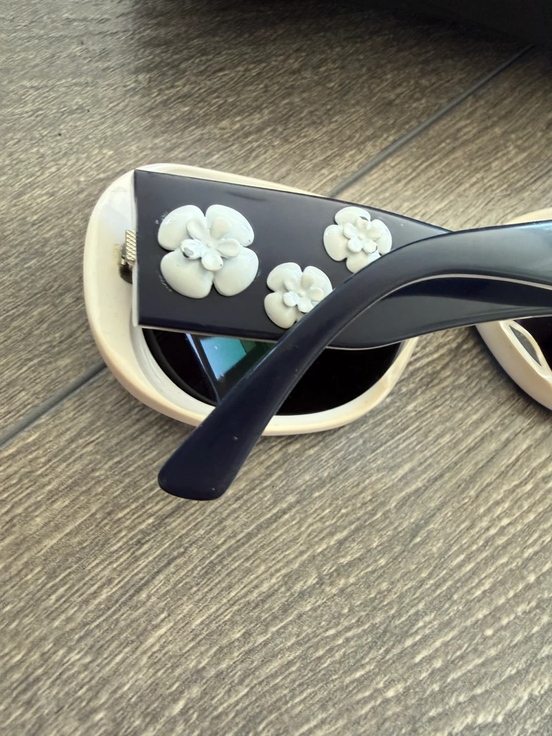 Authentic Chanel Sunglasses - photo 2