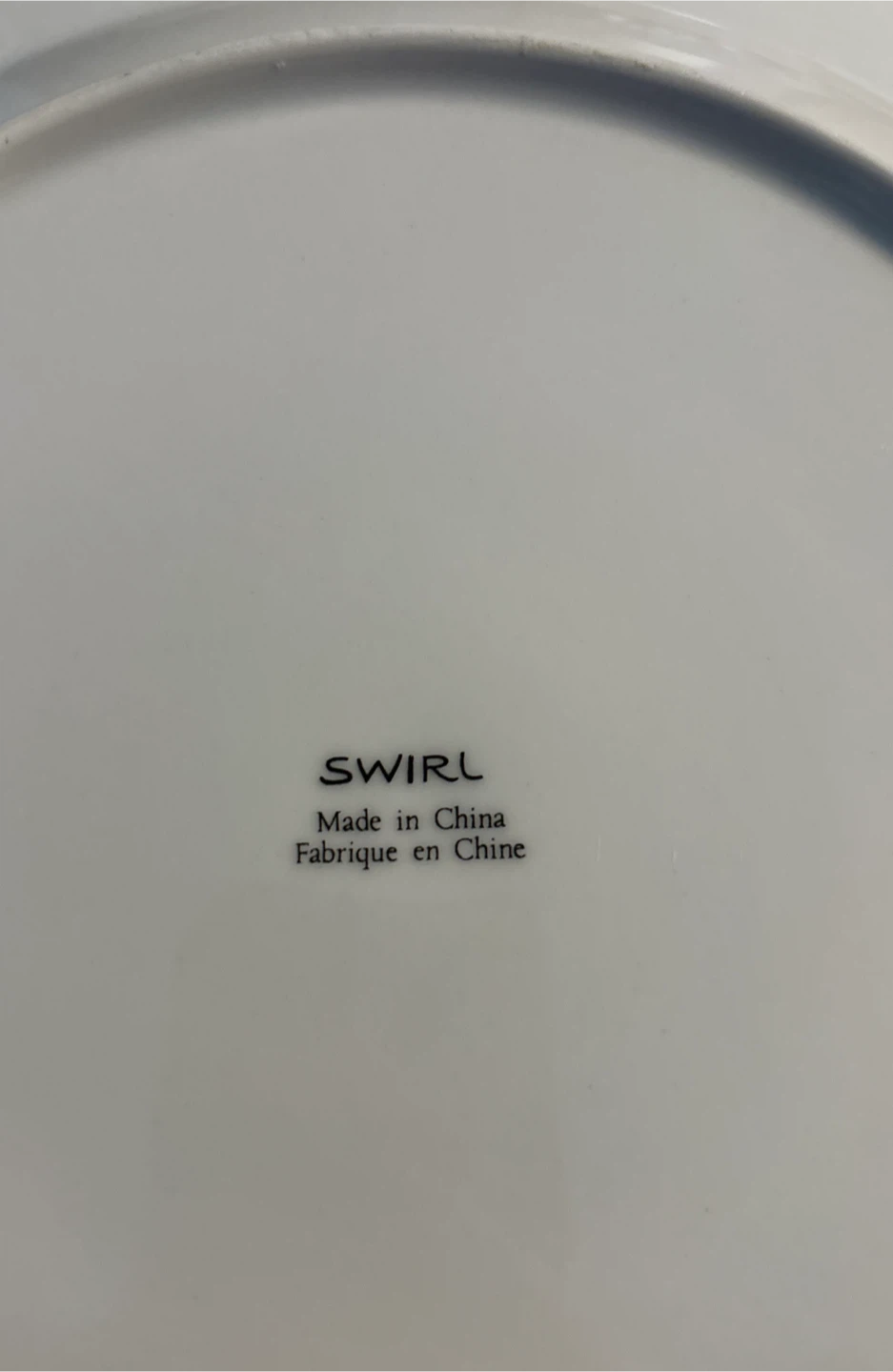 Beautiful White Swirl Dinner Plates (4 available) … Brand New 🥕 - photo 3