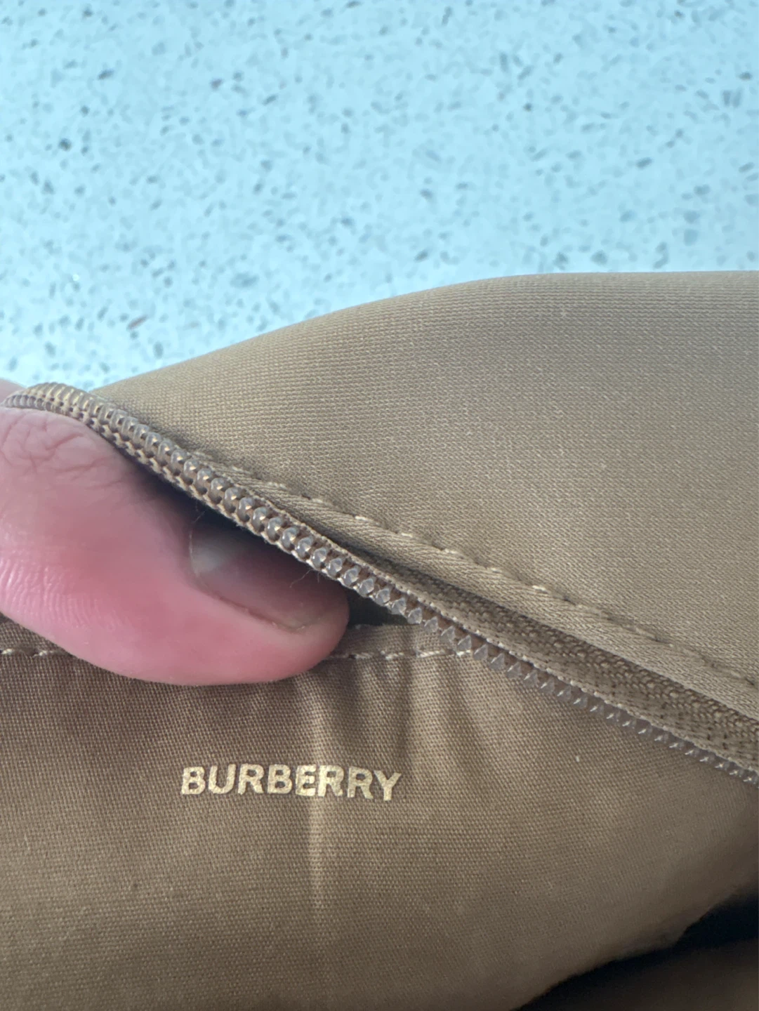 Burberry Hero Toiletry Bag - photo 4