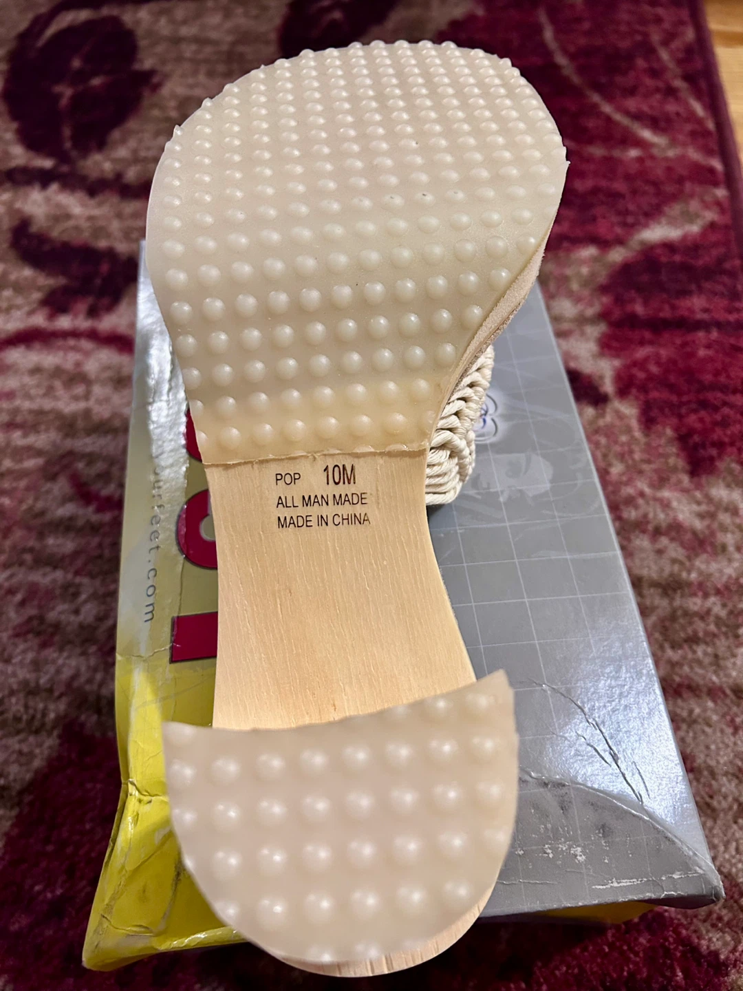 Brand new On Your Feet Beige Woven Thong Sandals - Size 10M - photo 4