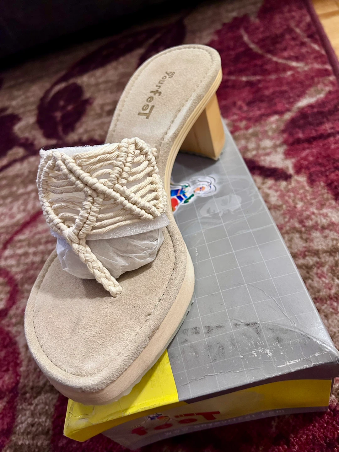 Brand new On Your Feet Beige Woven Thong Sandals - Size 10M - photo 2