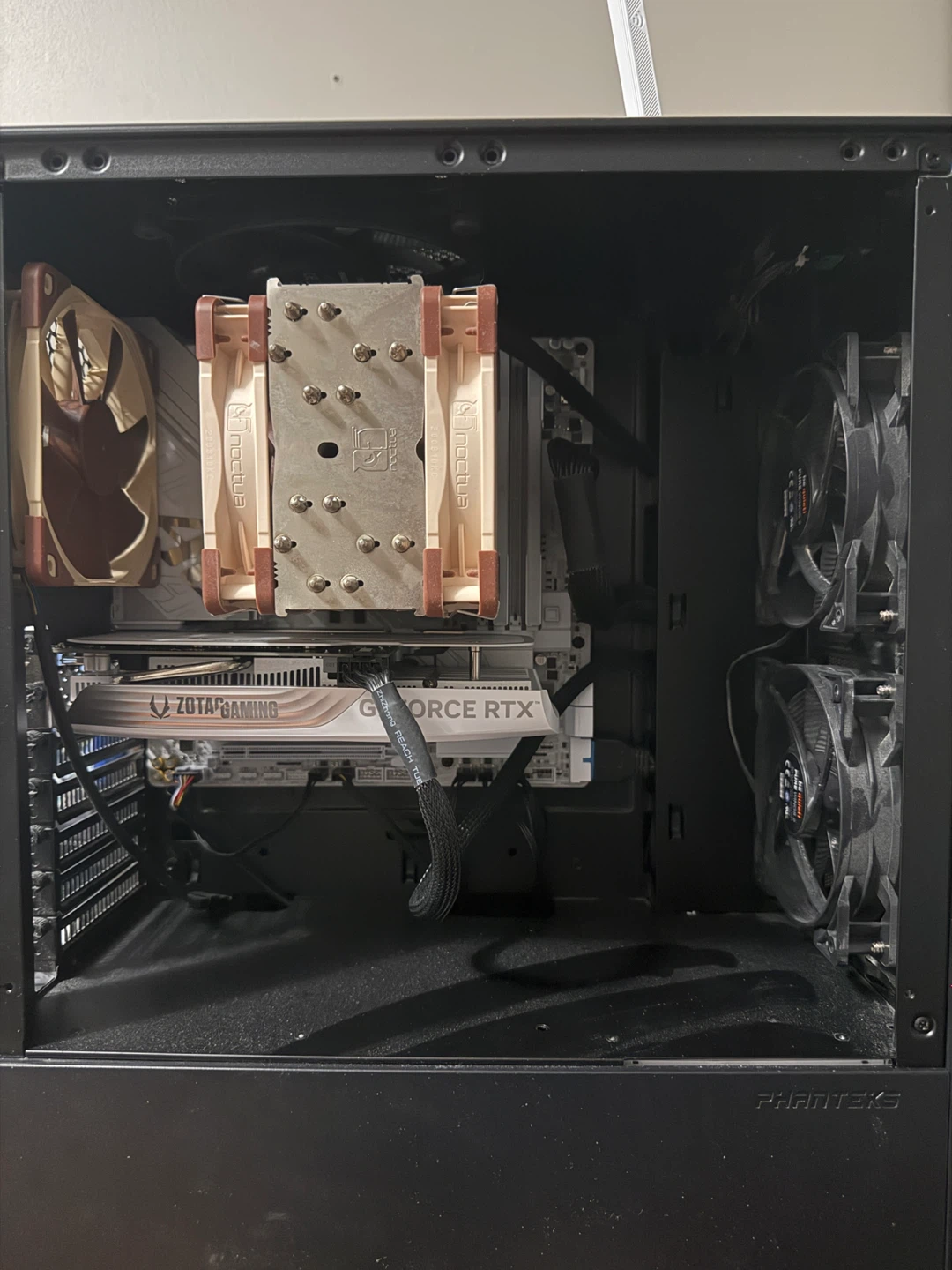 Custom Gaming PC - Ryzen 5 9600X, RTX 4060, 32GB RAM - photo 2