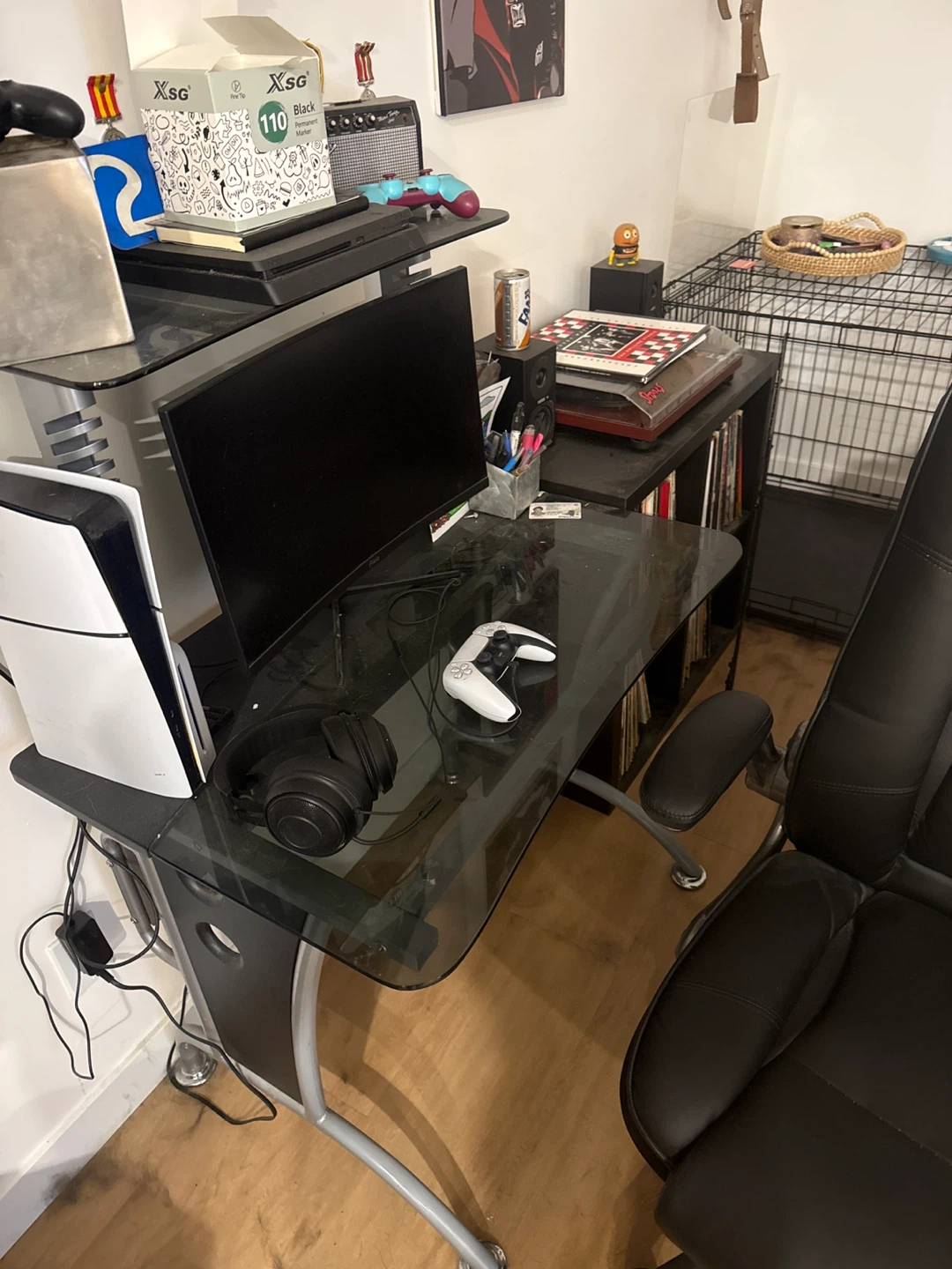 Computer desk