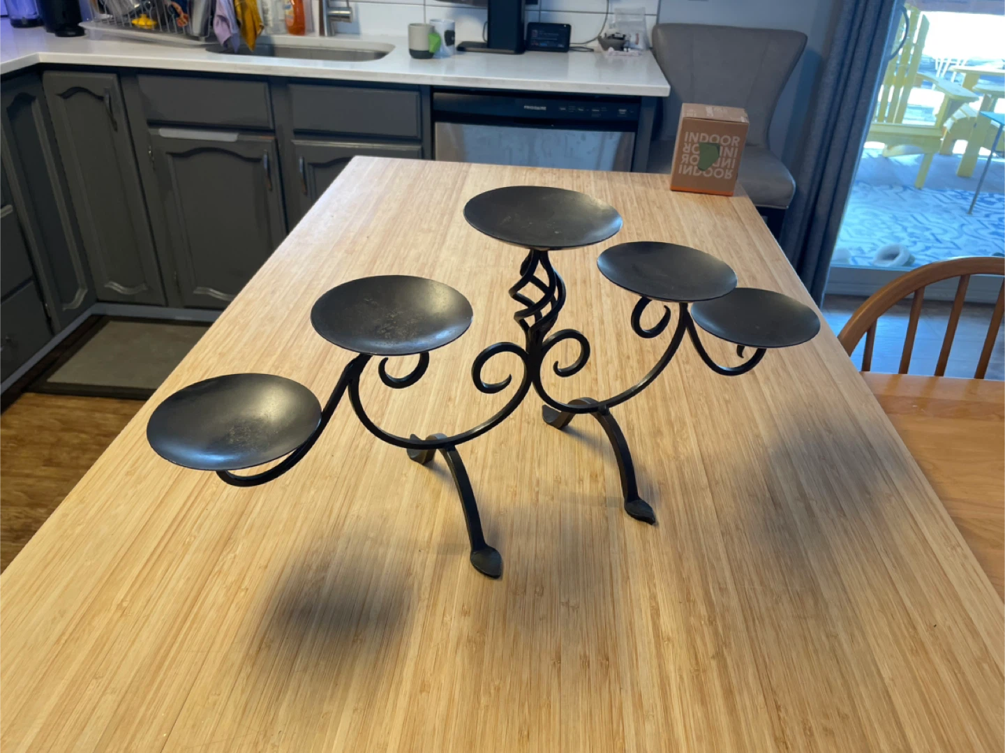 Black Metal 5-Candle Candelabra