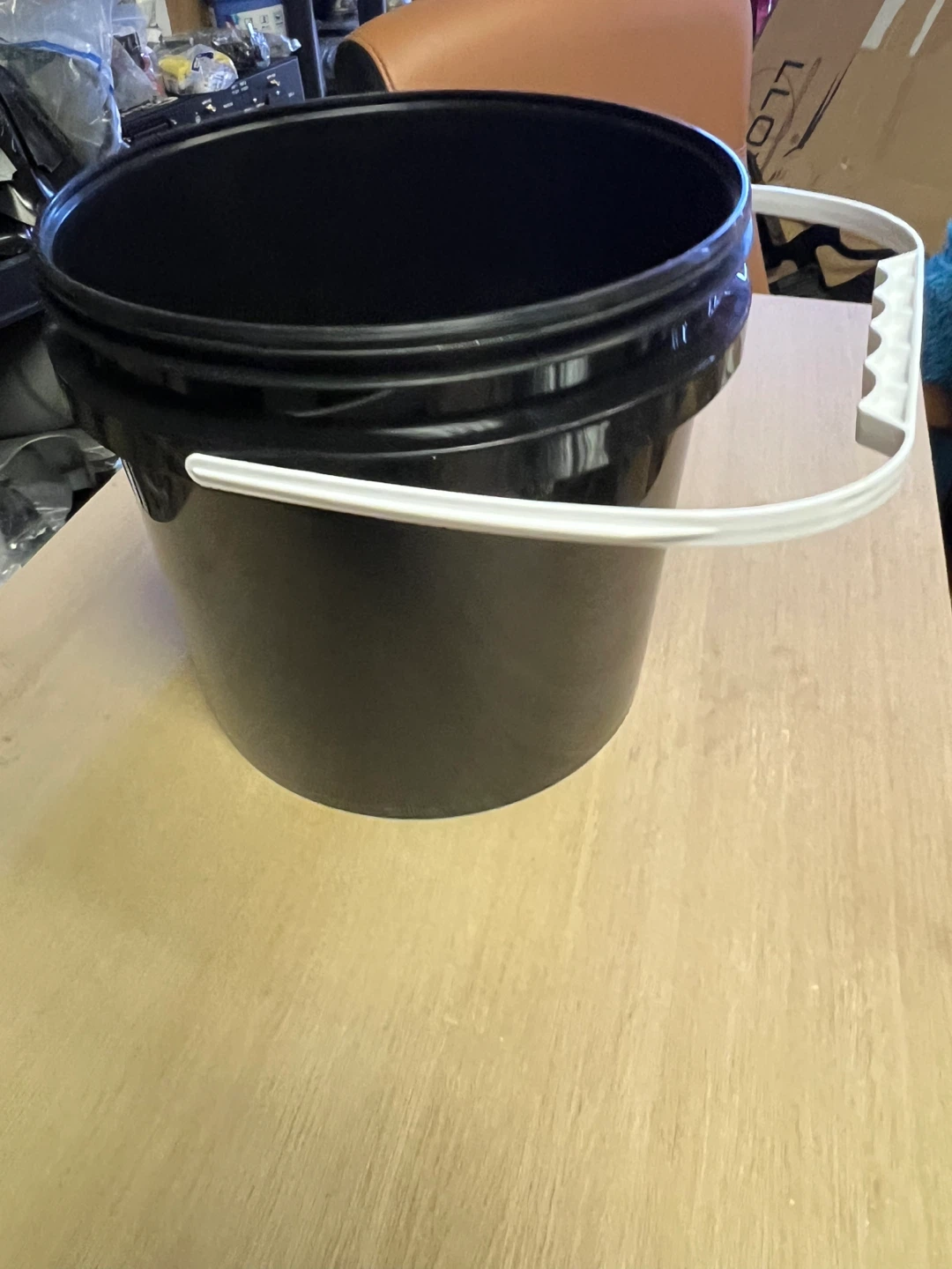Black Plastic Bucket with Handle - photo 2