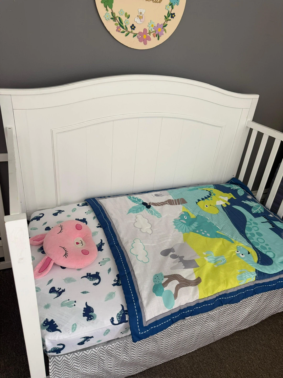 White Convertible Crib with Dinosaur Bedding - photo 3