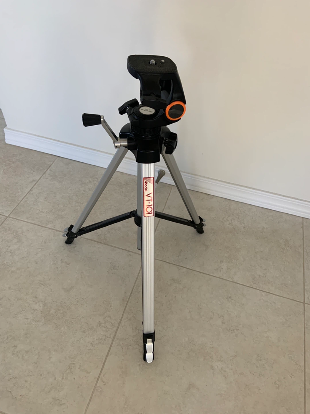 VCM VHD-101 Tripod with Carrying Bag