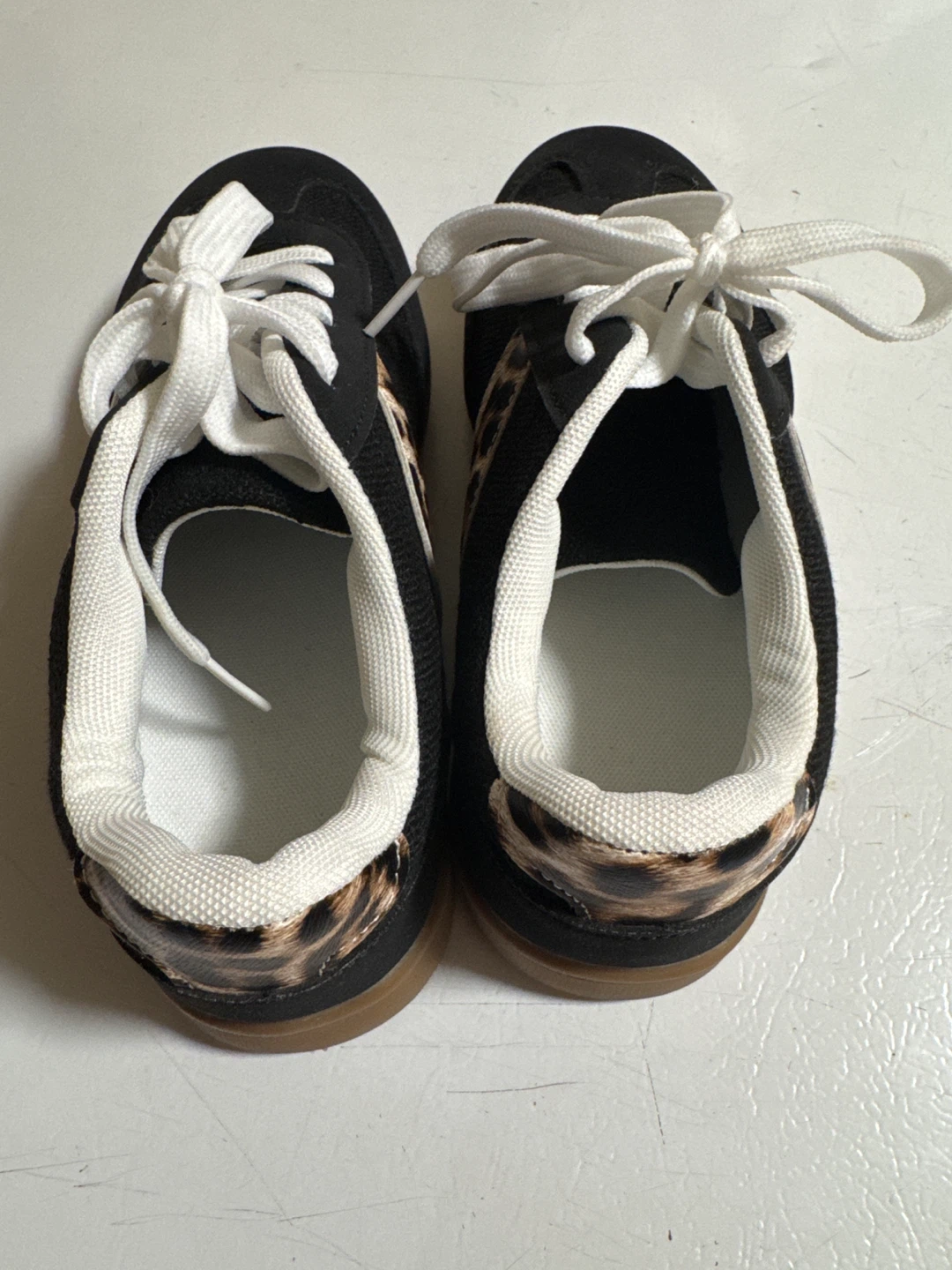 Black sneakers with leopard print accent - photo 3