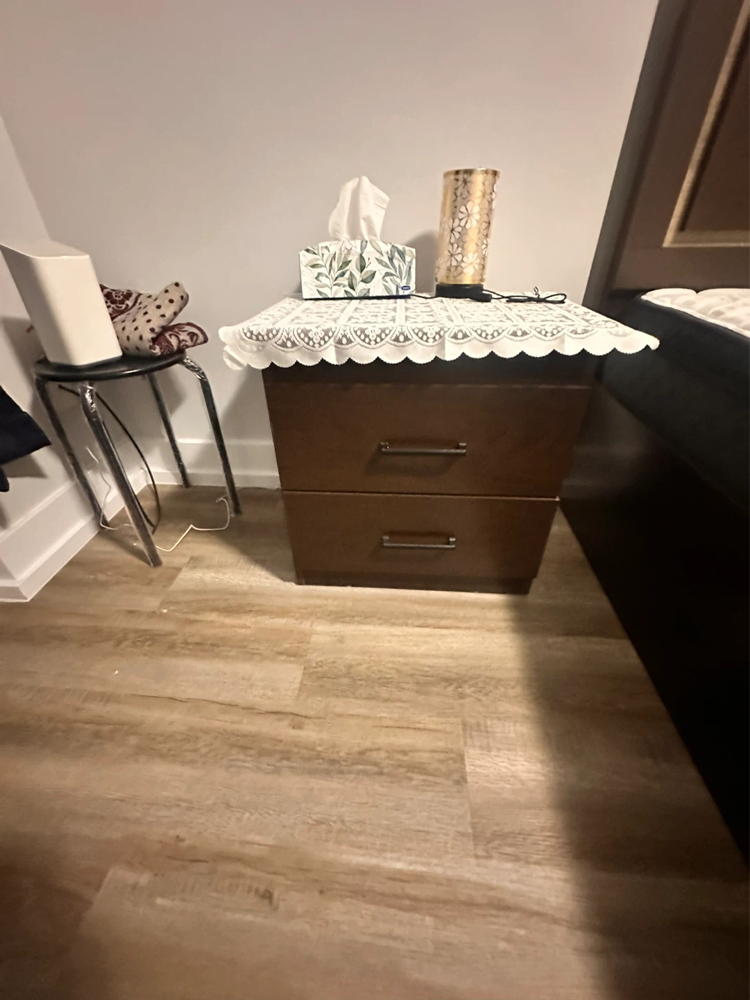 Dark brown wooden bedroom set - photo 4