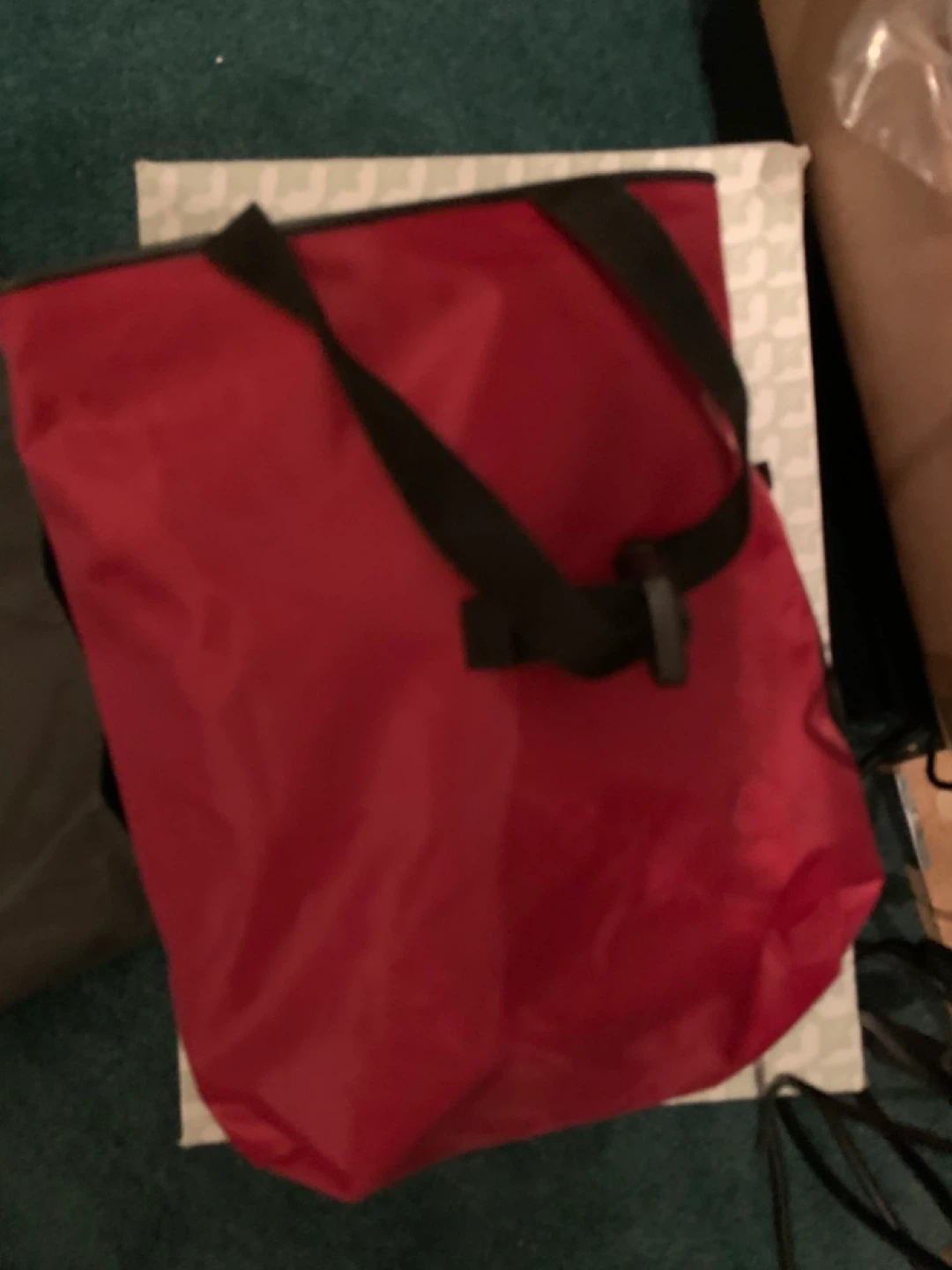 Red insulated tote bag with mesh pocket - photo 2