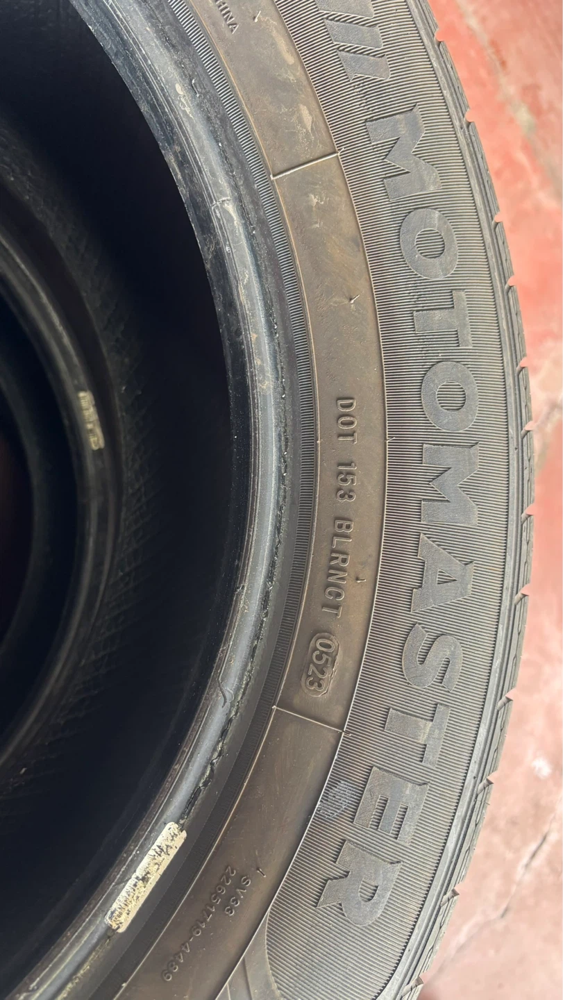 225/65R17 Motomaster All season tires - photo 4