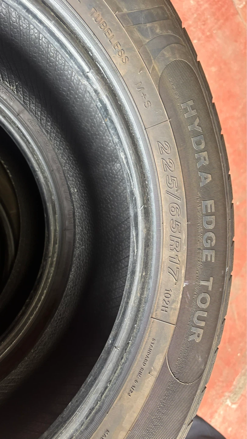225/65R17 Motomaster All season tires - photo 3