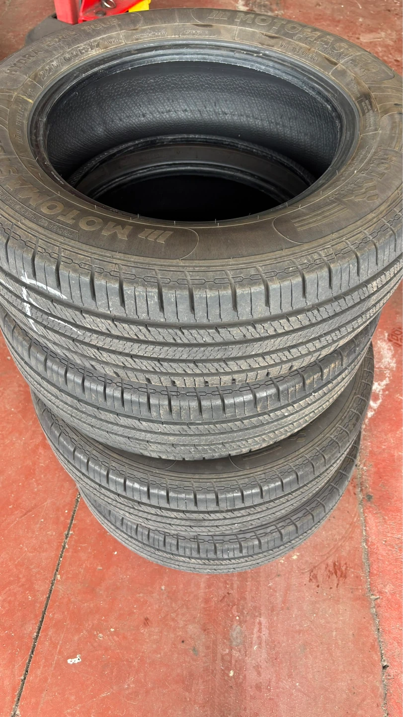225/65R17 Motomaster All season tires - photo 2