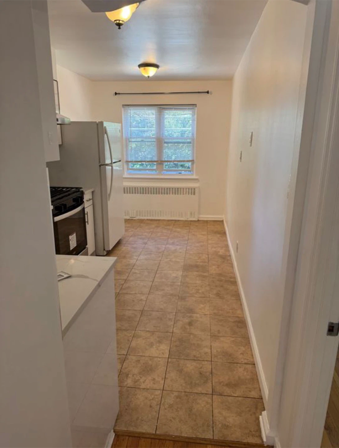 Small Room in Fresh Meadows - photo 5
