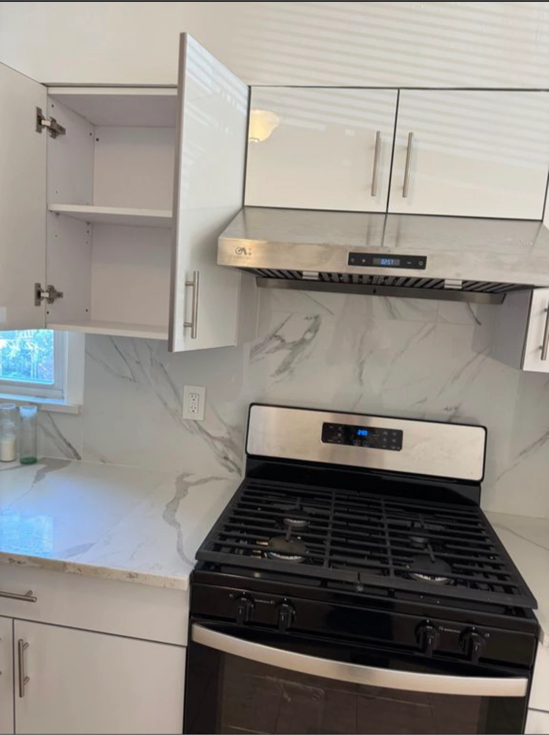 Small Room in Fresh Meadows - photo 4