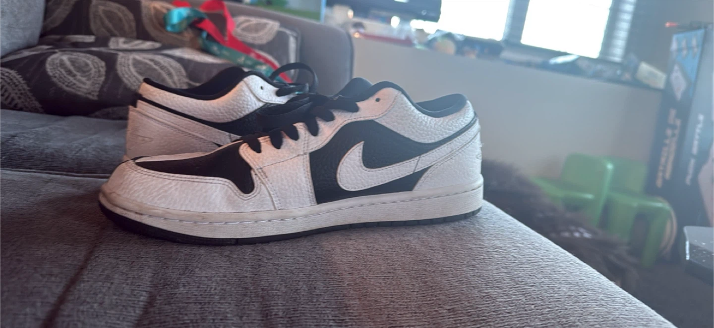 Air Jordan 1 Low Black White Sneakers