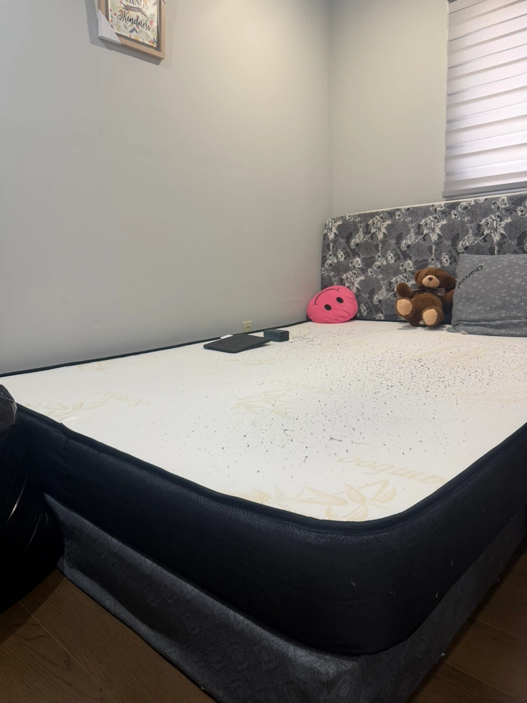 DreamCloud Queen Mattress with box - photo 3