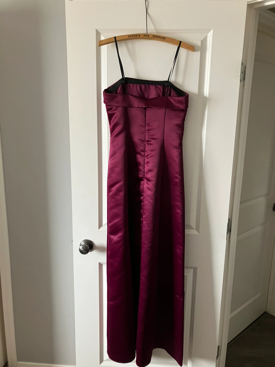 Sz 7 Strapless Burgundy Satin Gown - photo 3