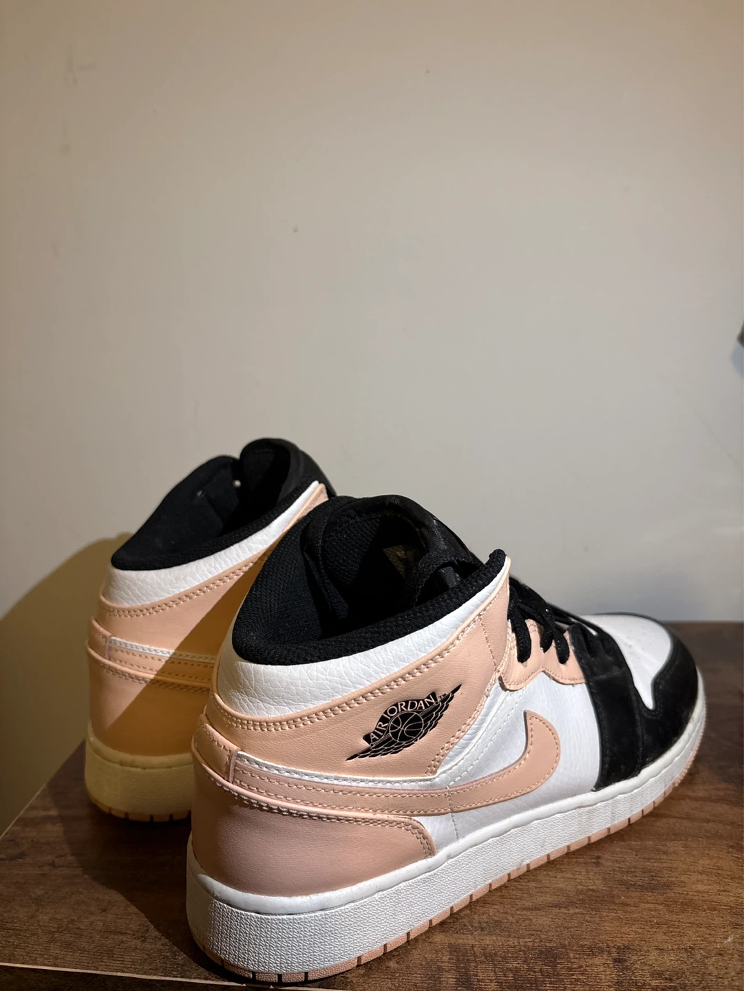 Air Jordan 1 Mid SE Shoes - photo 2