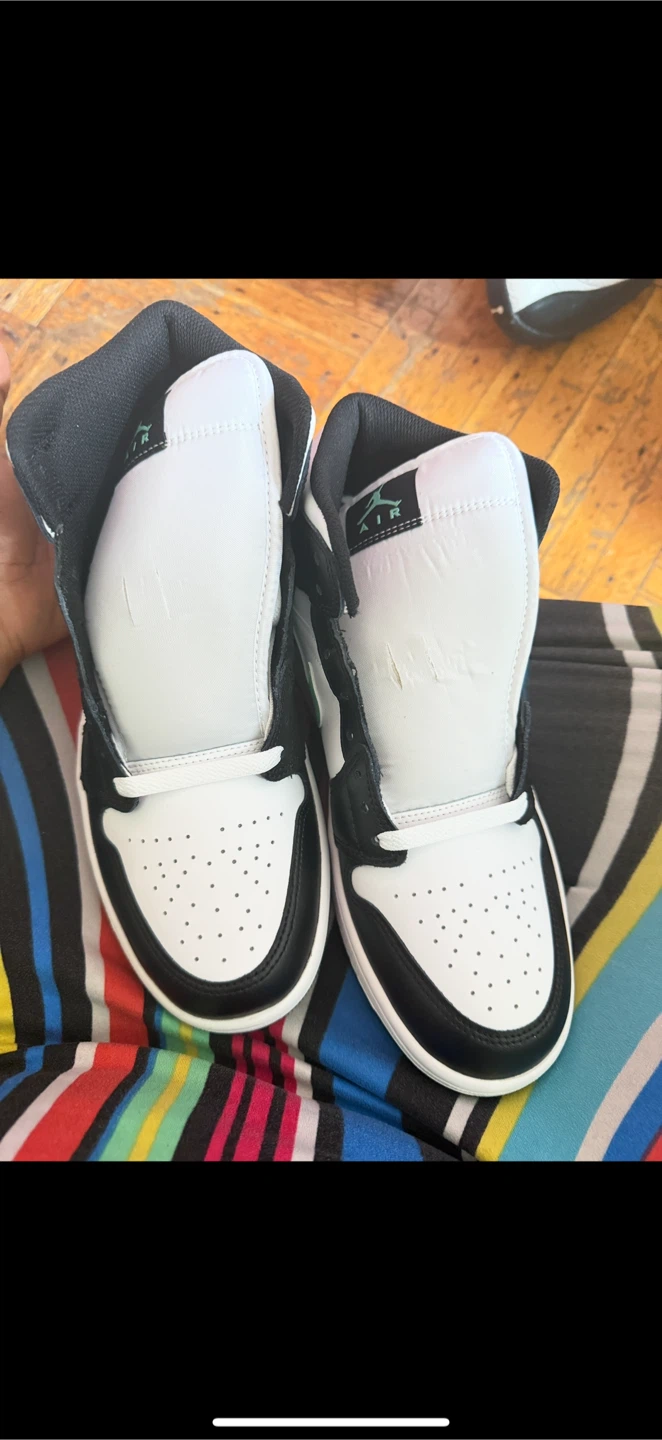 Air Jordan 1 Mid SE "Light Arctic Pink" Sneakers - photo 3