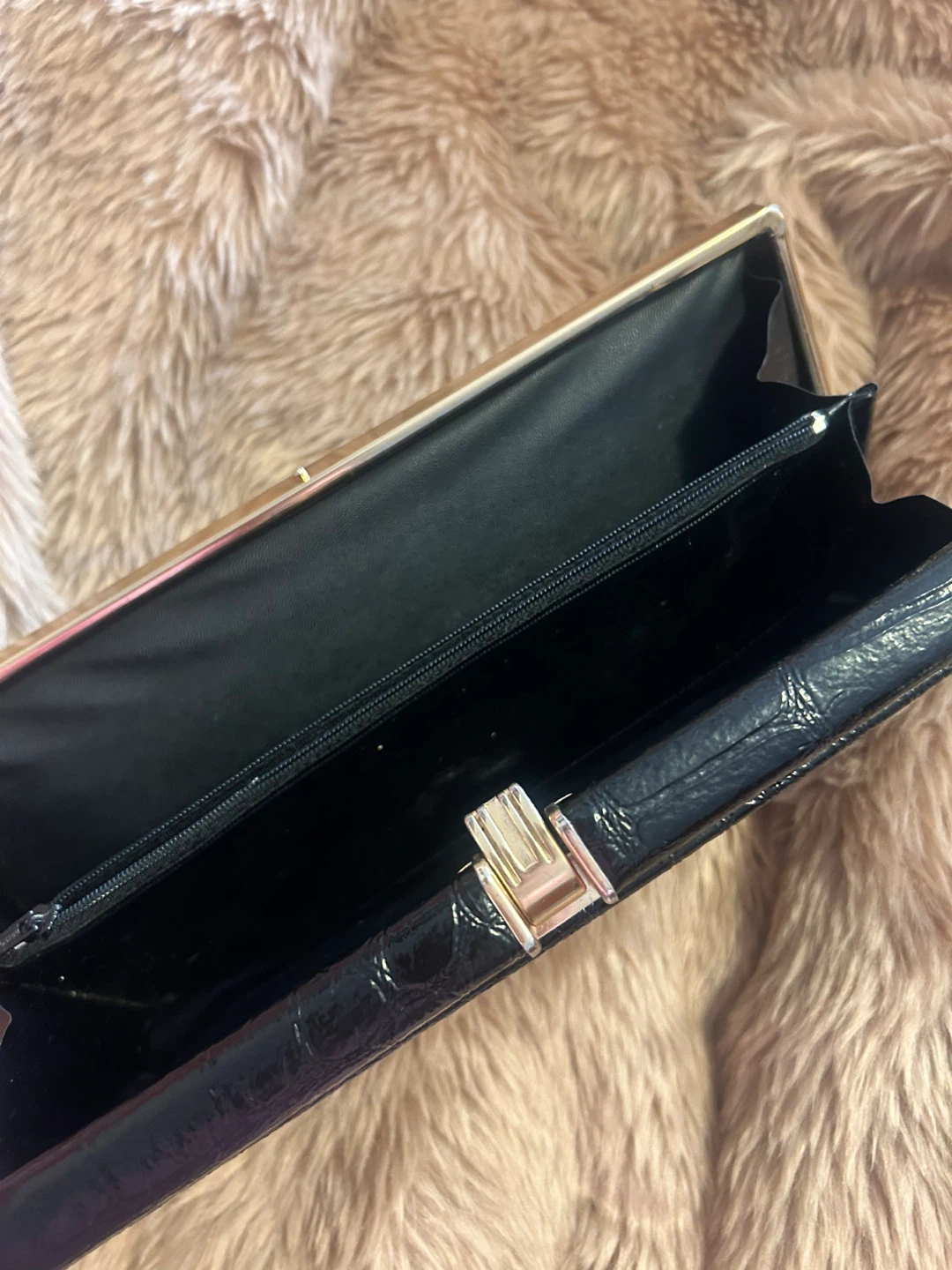 BLACK SHINY CROC-EMBOSSED LEATHER CLUTCH HANDBAG - photo 4