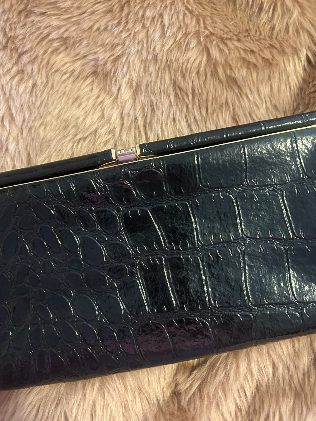 BLACK SHINY CROC-EMBOSSED LEATHER CLUTCH HANDBAG - photo 3