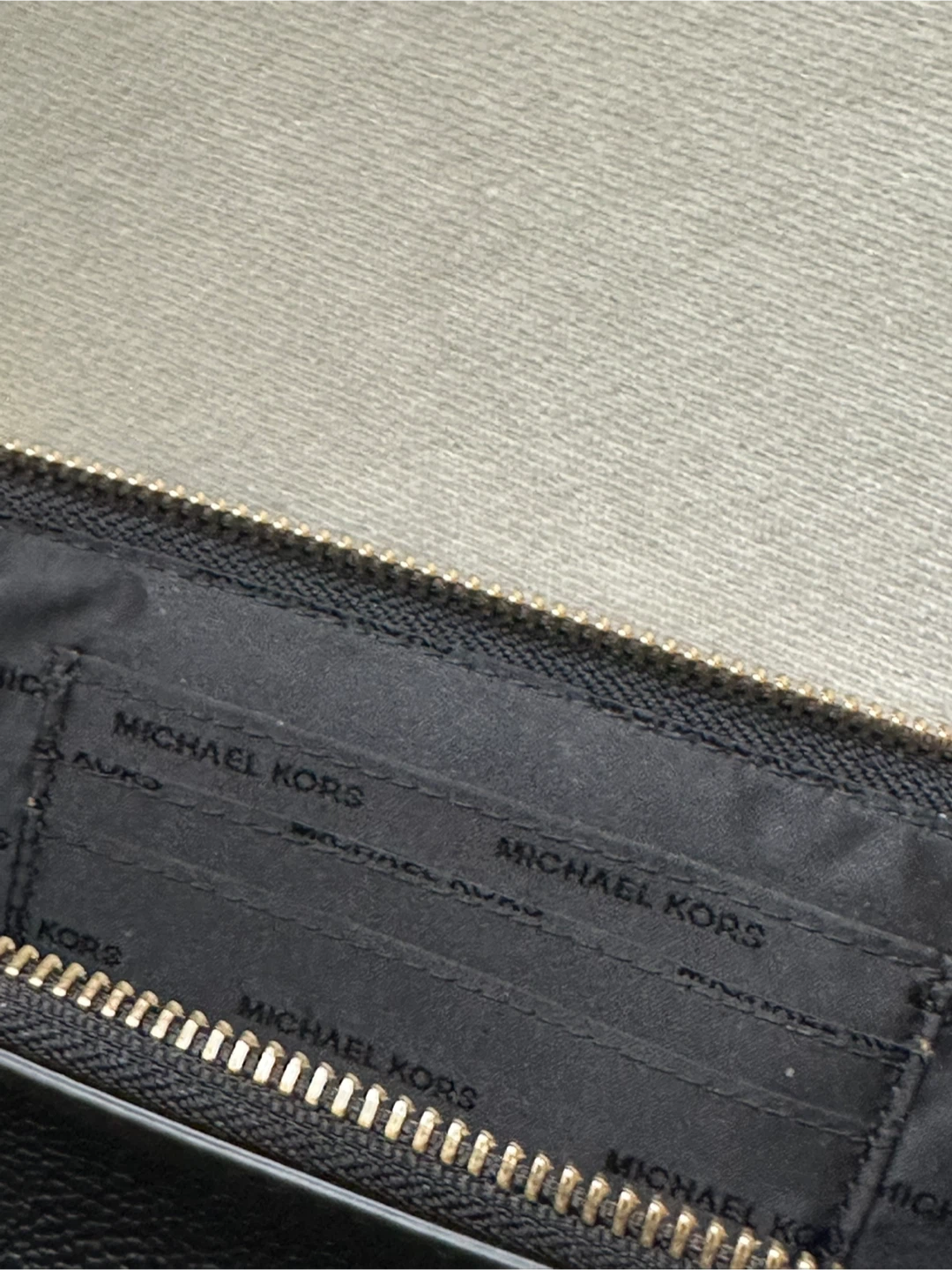 Michael Kors Black Leather  Pochette with Gold Chain🥕 - photo 5