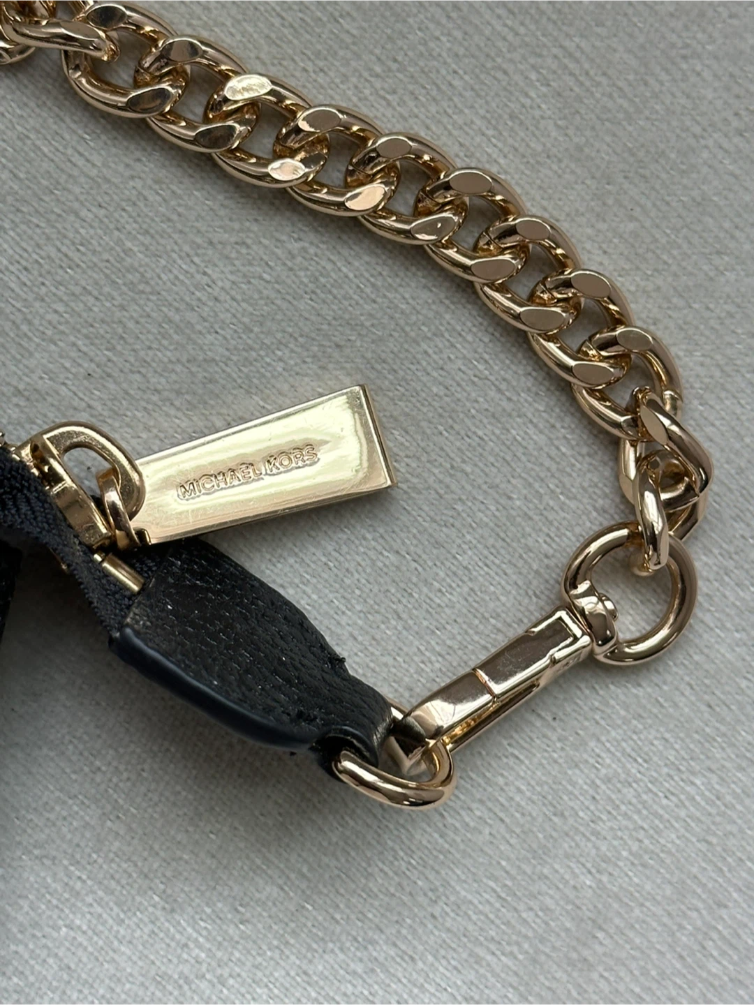 Michael Kors Black Leather  Pochette with Gold Chain🥕 - photo 3