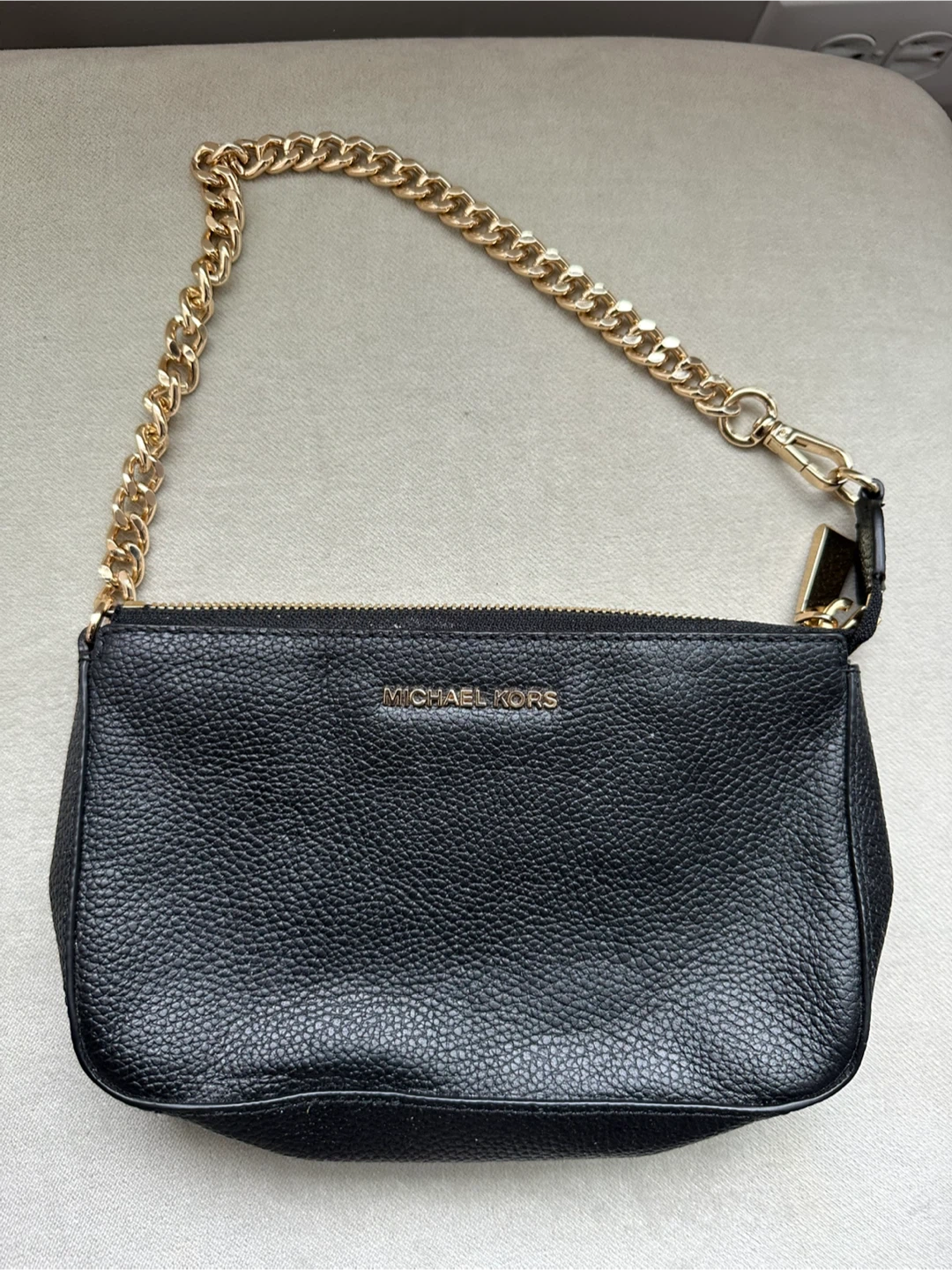 Michael Kors Black Leather  Pochette with Gold Chain🥕