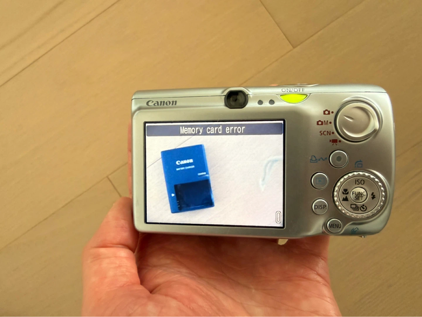 Canon PowerShot SD890 IS Digital ELPH Camera w/ Charger - photo 3