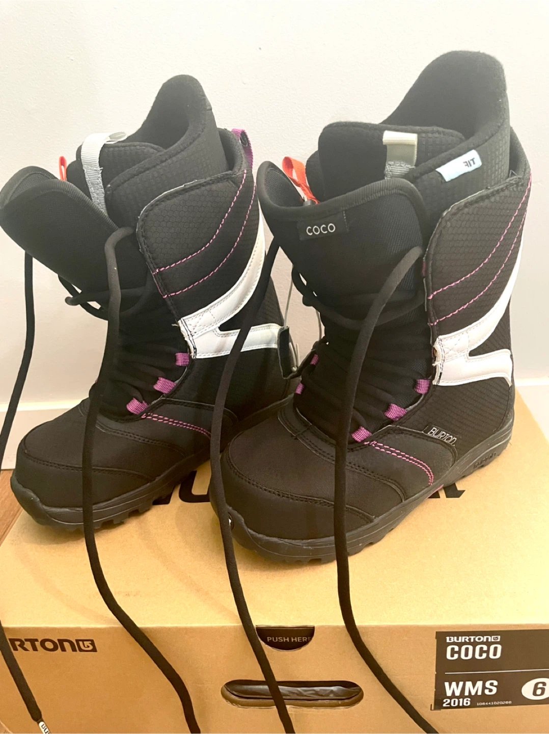 Burton Coco Snowboard Boots - Women's Size 6