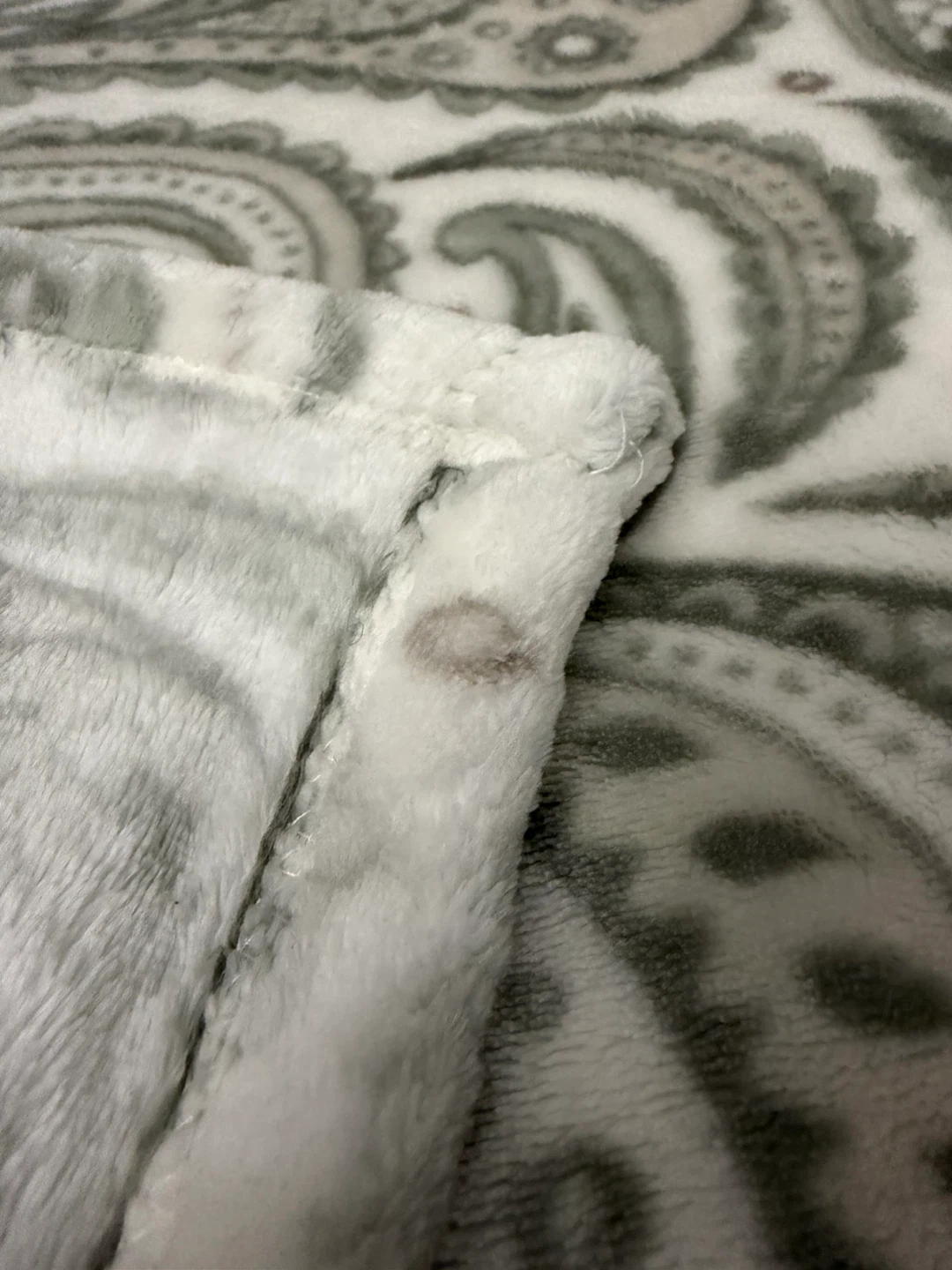 Paisley Fleece Throw Blanket - photo 2