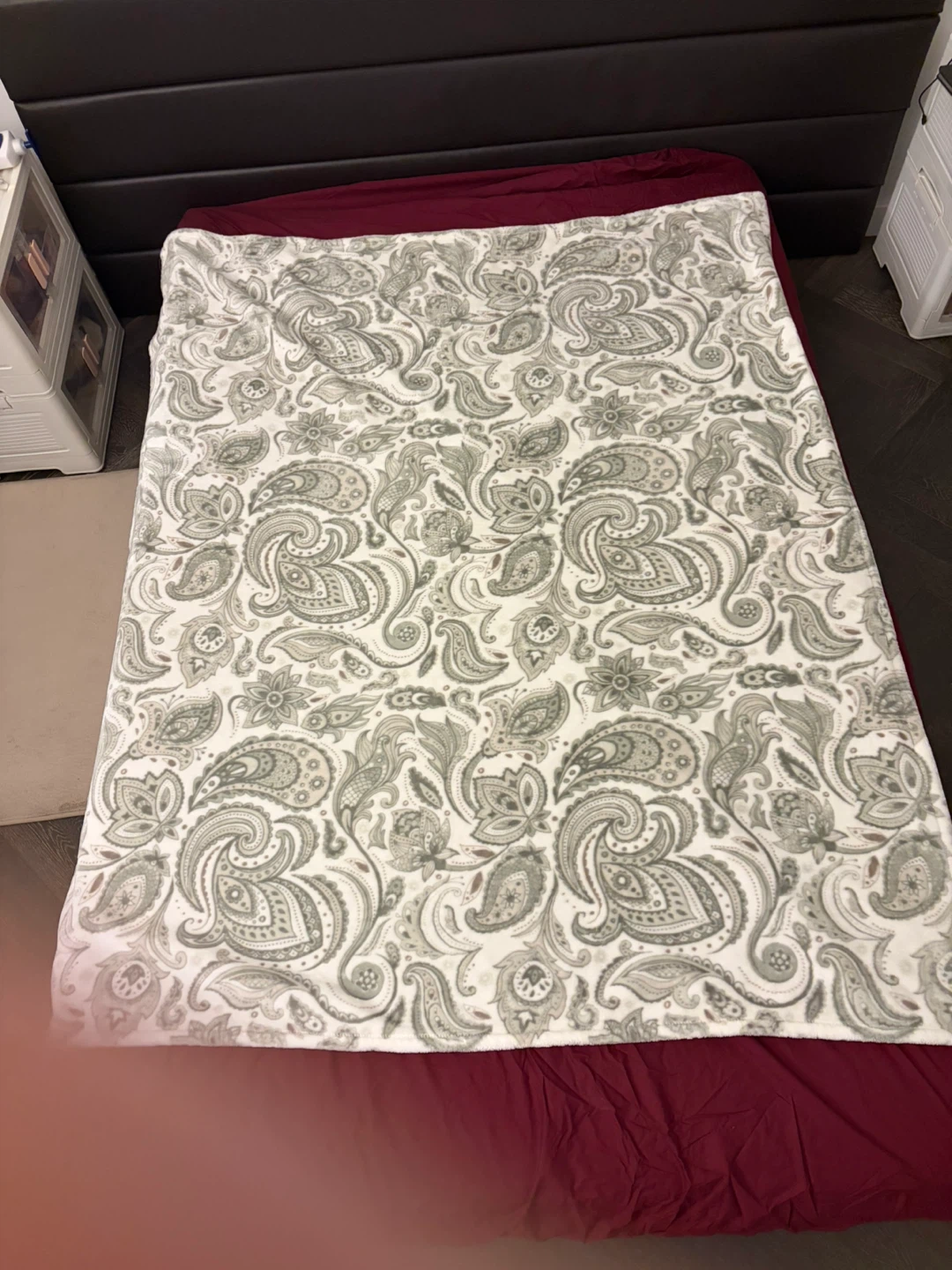 Paisley Fleece Throw Blanket