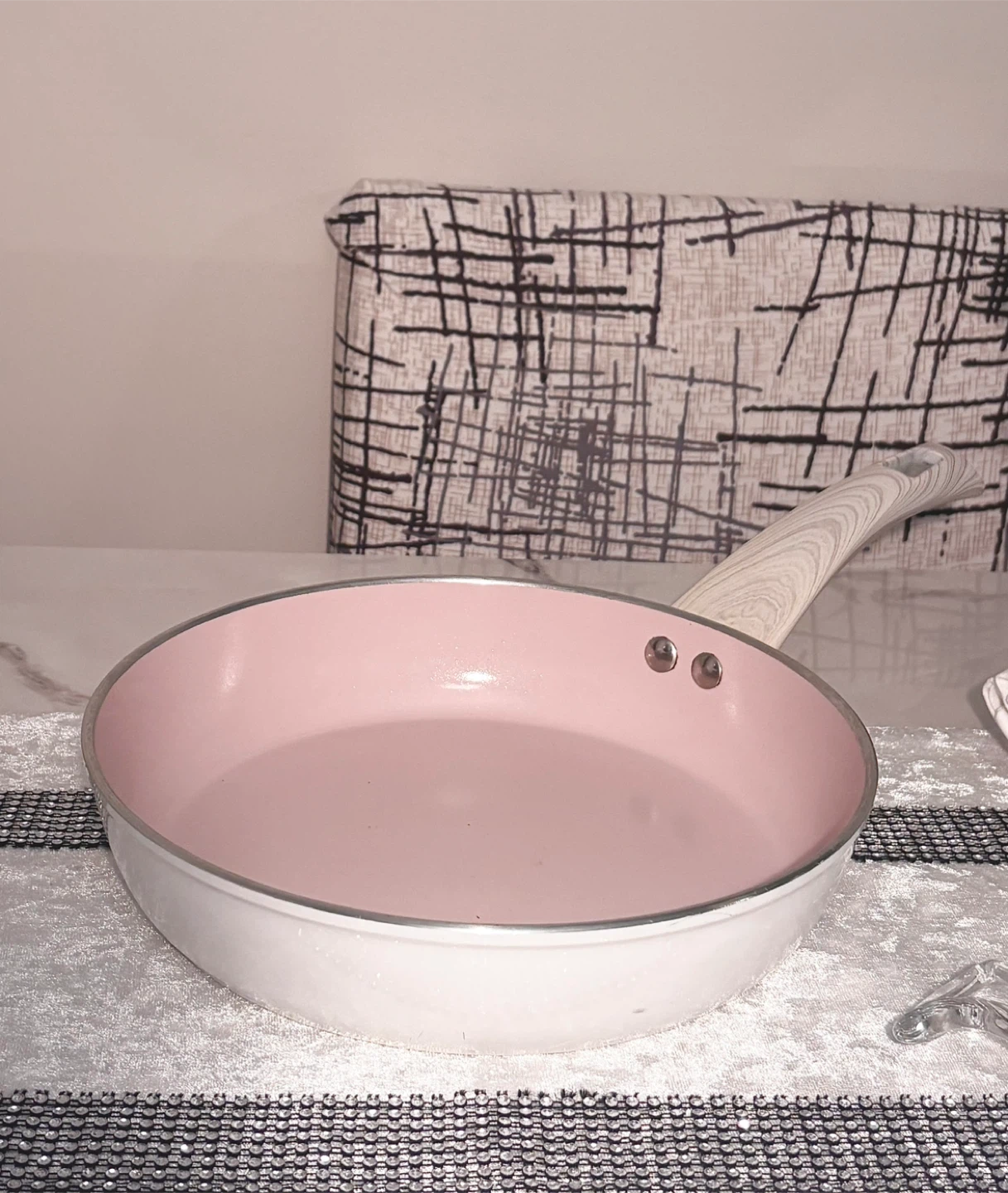 🥕Frying Pan with Wooden Handle