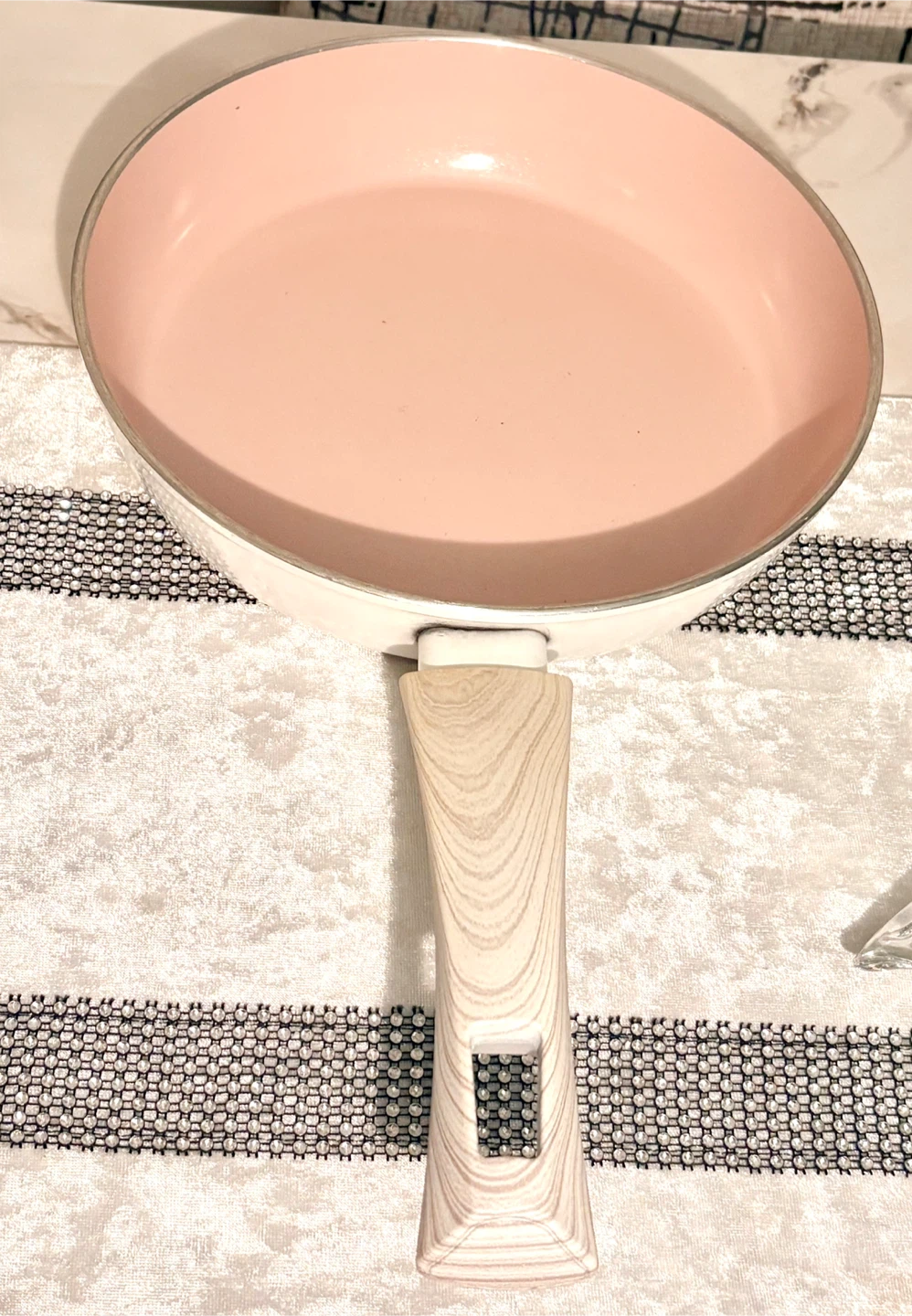 🥕Frying Pan with Wooden Handle - photo 2