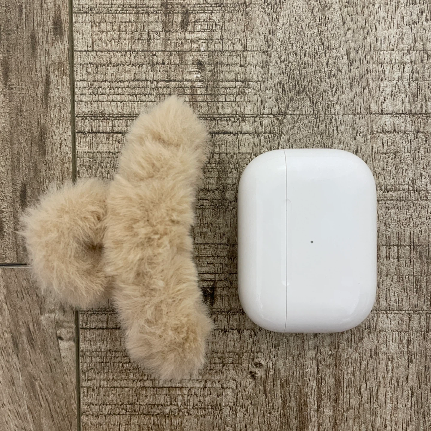 BRAND NEW 🥕 Light Brown Faux Fur Claw Clip - photo 2