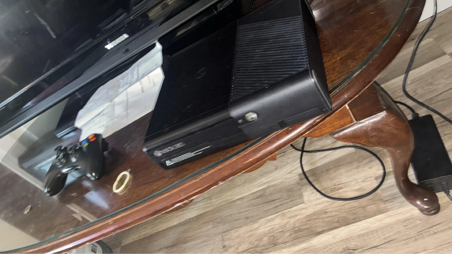 Xbox 360 Console with Two Controllers - photo 4