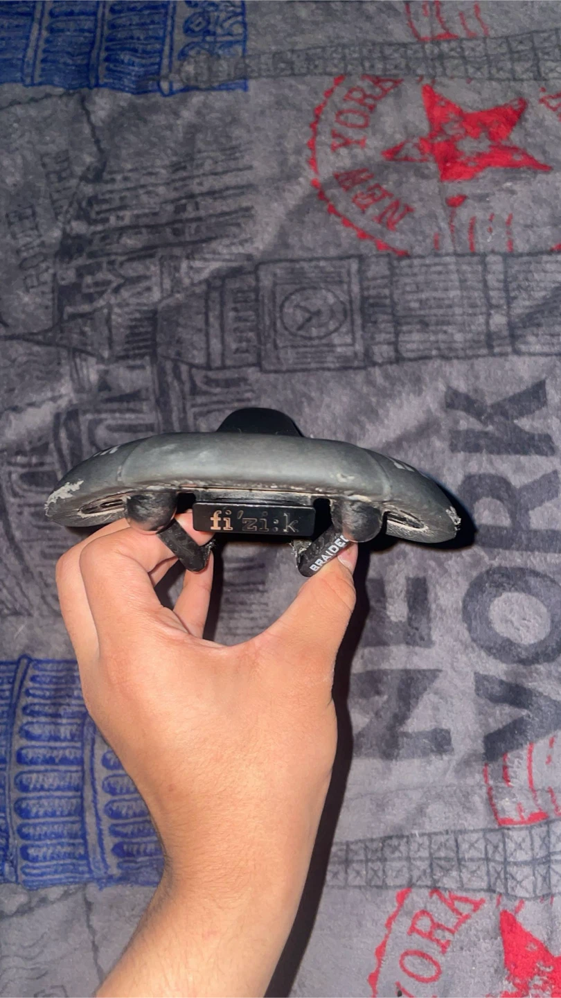 Fizik Anteres R3 Full Carbon saddle - photo 5