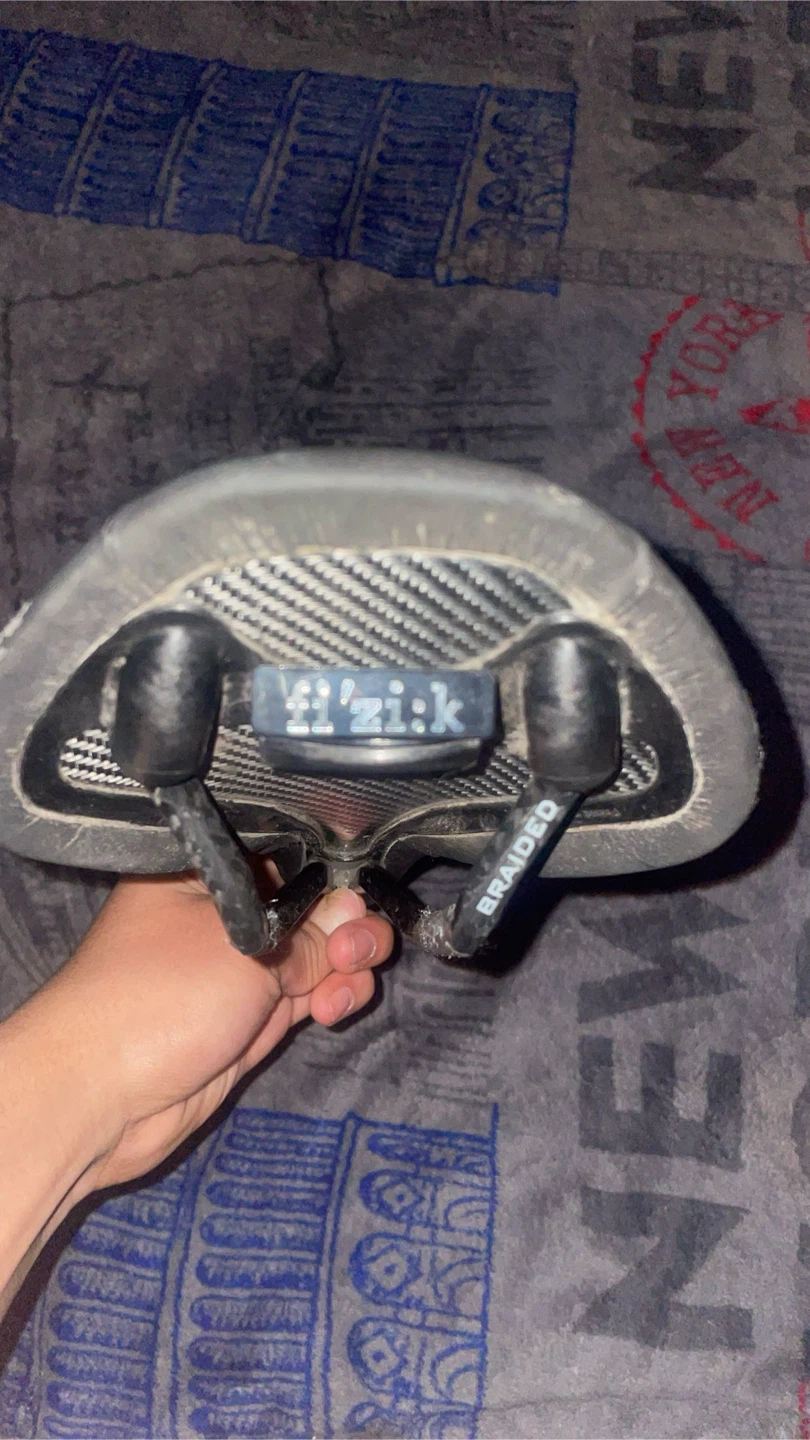 Fizik Anteres R3 Full Carbon saddle - photo 3