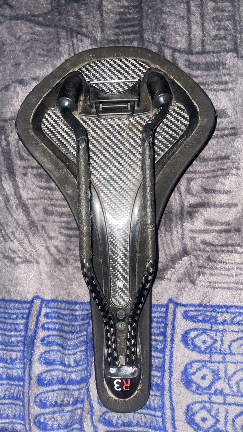 Fizik Anteres R3 Full Carbon saddle - photo 2