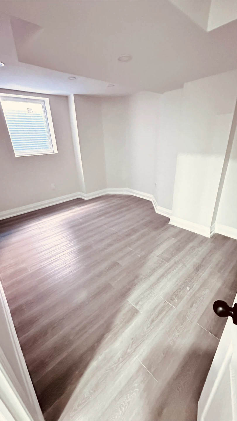 Basement for rent - photo 4