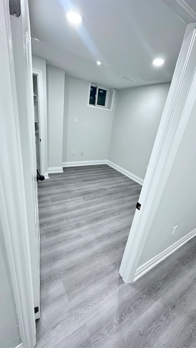 Basement for rent - photo 5