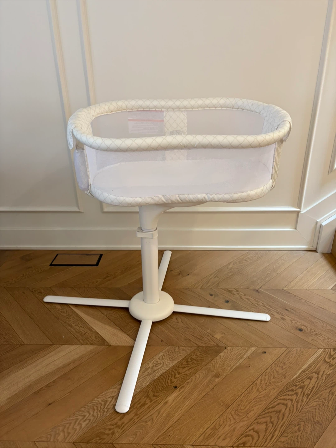 Halo Bassinest Swivel Sleeper